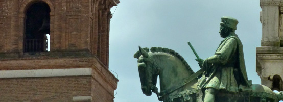 Statua di Nicol&ograve; III a cavallo